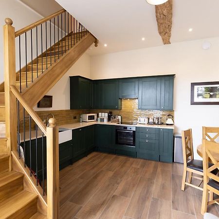 North Cadbury Court Coach Houses Екстер'єр фото
