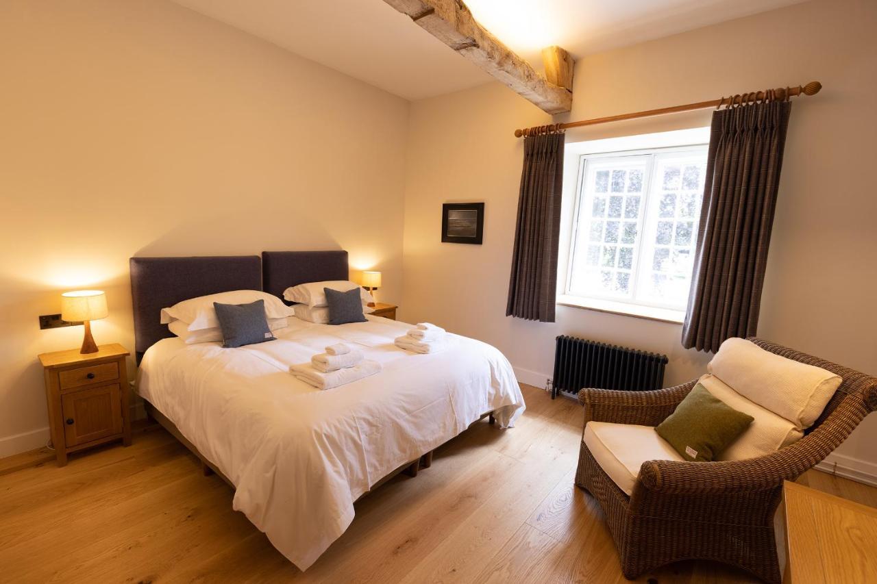 North Cadbury Court Coach Houses Екстер'єр фото